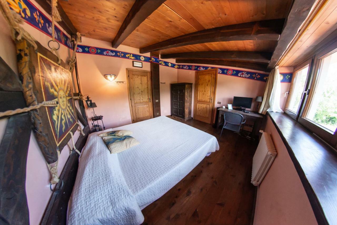 Agriturismo Mezzaluna Malchina Exteriér fotografie